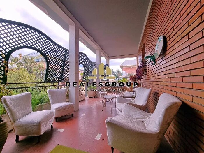 Appartamento con 7 locali in vendita in Via dei Colli della Farnesina Roma, Roma