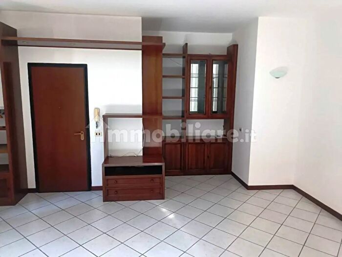 Appartamento trilocale in vendita in Parona