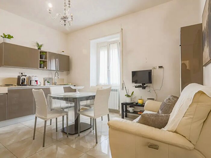 Appartamento trilocale in vendita in Via Enrico Morselli, Roma