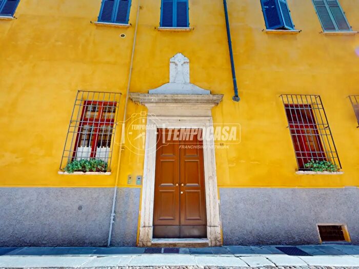 Appartamento trilocale in vendita in Via Massari, Mantova