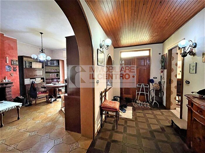 Casa con 5 locali in vendita in Castelnuovo Magra