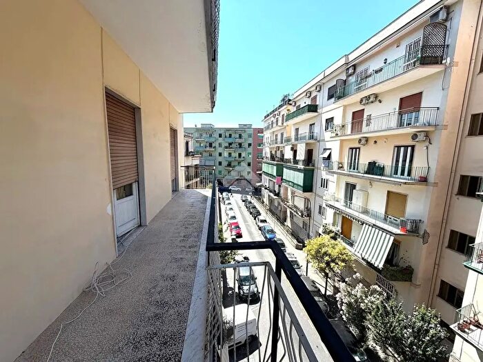 Appartamento con 5 locali in vendita in Via Amendola, Portici