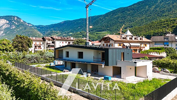 Casa con 5 locali in vendita in Via Nazionale, Salorno
