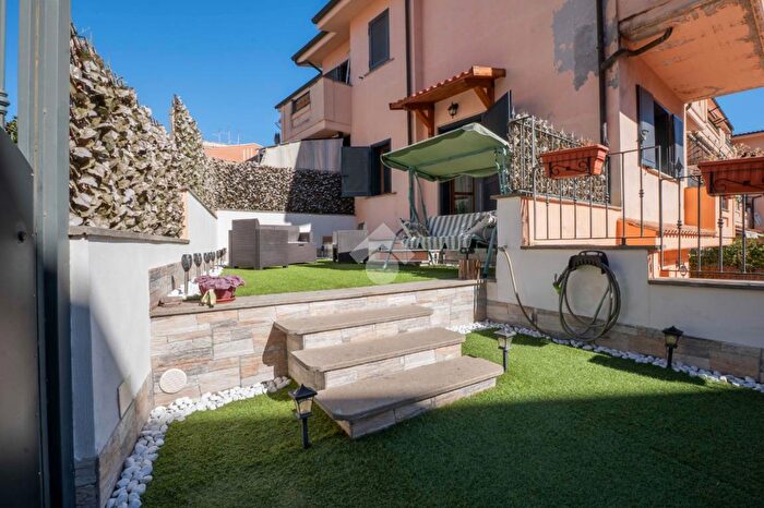 Appartamento trilocale in vendita in Via Valle dei Corsi, Fonte Nuova