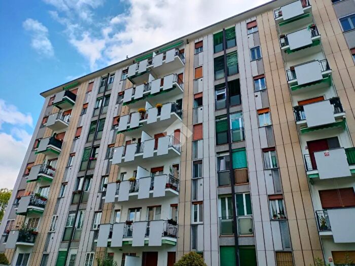 Appartamento bilocale in vendita in Via Cavour, Cesano Boscone