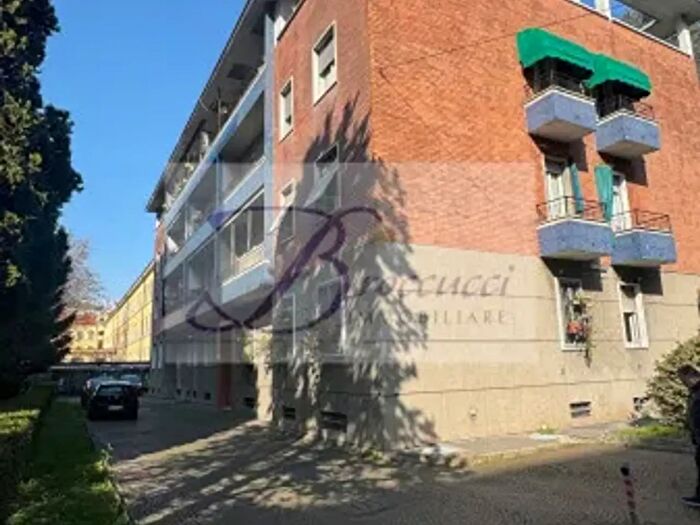 Appartamento trilocale in vendita in Via del Turchino, Milano