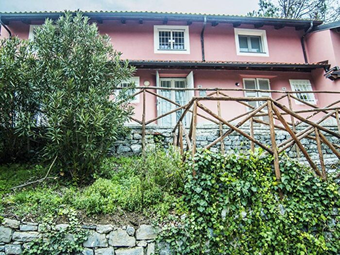 Appartamento trilocale in affitto in Via del Golf, Villafranca, Garlenda