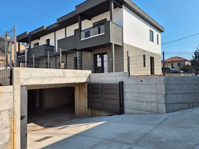 Appartamento trilocale in vendita in Via Giuseppe Verdi, Cadorago