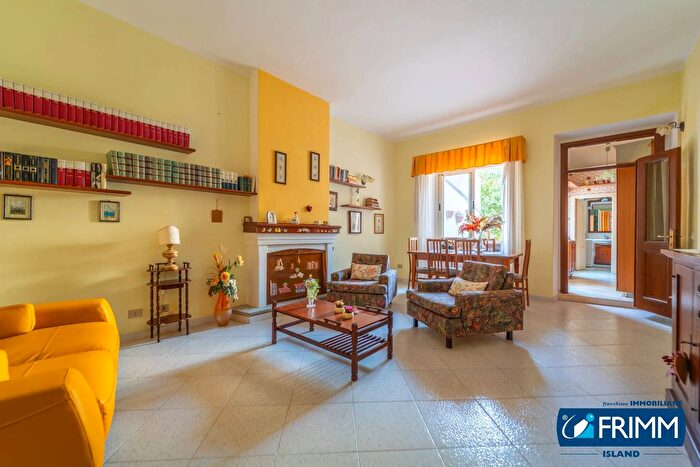 Casa con 8 locali in vendita in Via Funtana Inzas, Berchidda