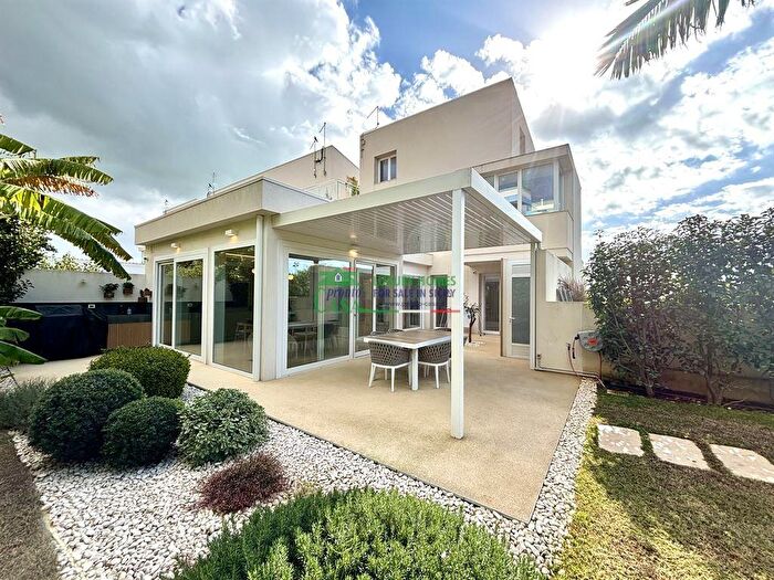 Casa quadrilocale in vendita in Via Cervia, Ragusa