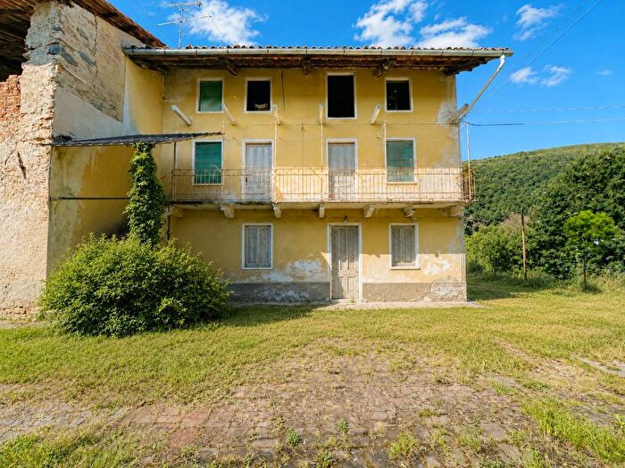Casa con 5 locali in vendita in Strada Piane Inferiori, Bollengo