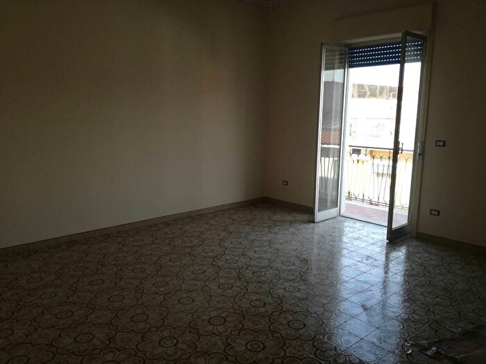 Appartamento quadrilocale in affitto in Via Trieste, San Pietro Santa Maria delle Grazie, Milazzo