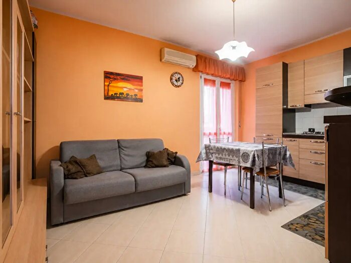 Appartamento trilocale in vendita in Via San Clemente, Cerro Maggiore