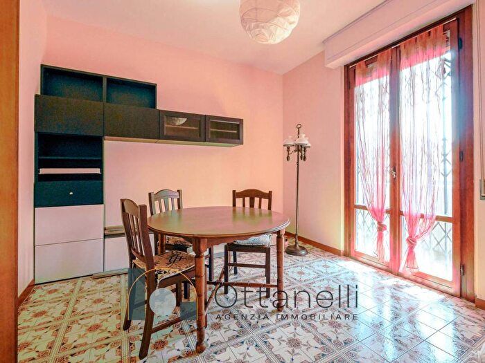 Appartamento trilocale in affitto in Via Enrico Petrella, Porta al Prato San Jacopino, Firenze