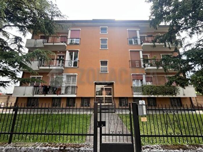 Appartamento quadrilocale in vendita in Via Aosta, Legnano