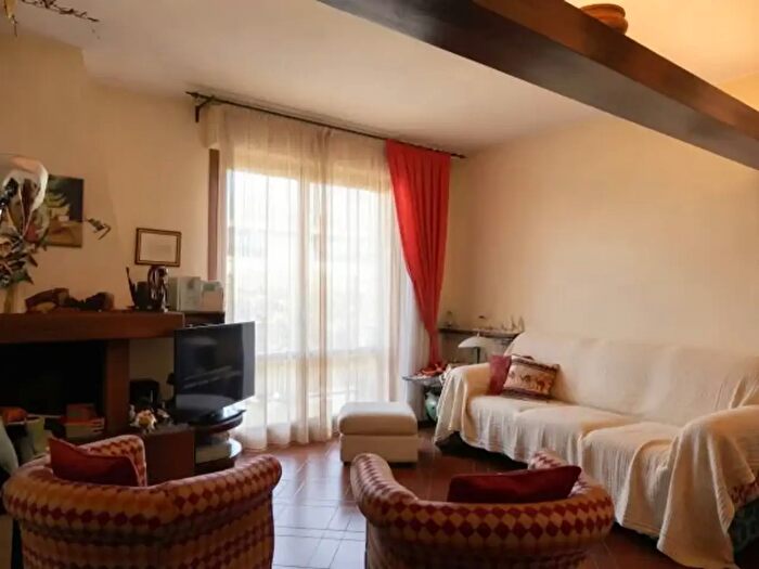 Appartamento con 5 locali in vendita in Via Guido Rossa, Capraia E Limite