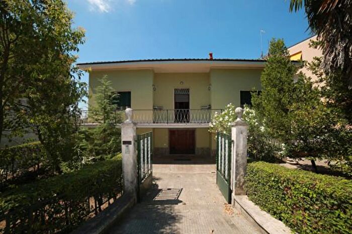 Casa con 6 locali in vendita in Piazza Giacomo Matteotti, Bolsena