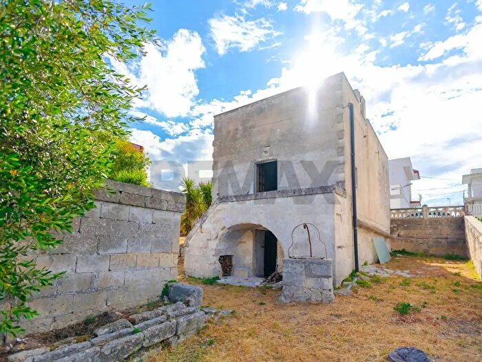 Casa quadrilocale in vendita in Via Salita Lucarelli, Crispiano