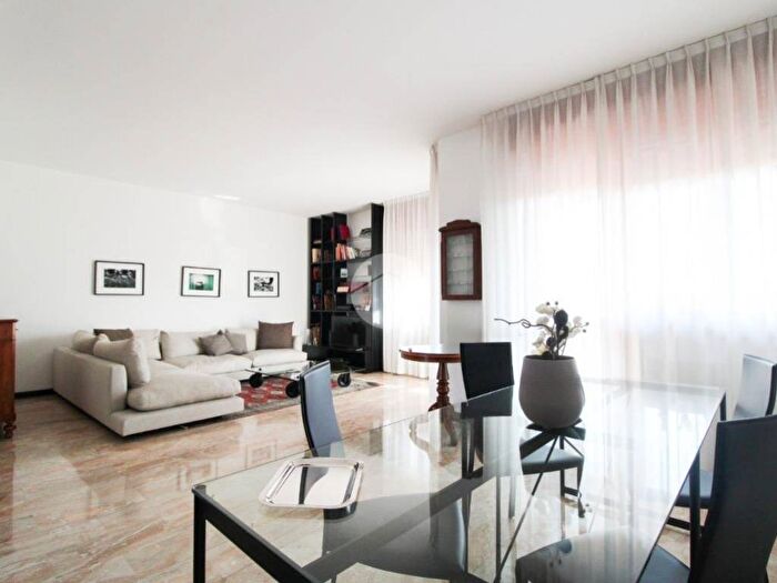 Appartamento trilocale in vendita in Via Mazzini, Cusano Milanino