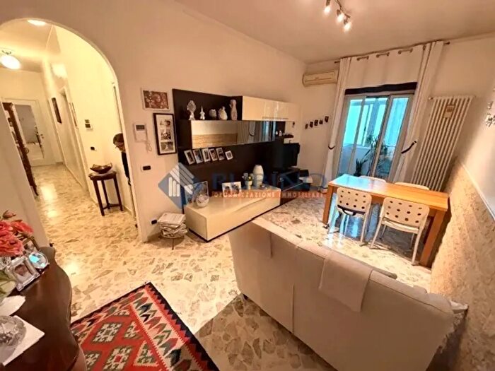 Appartamento trilocale in vendita in Via Emilia, Modugno