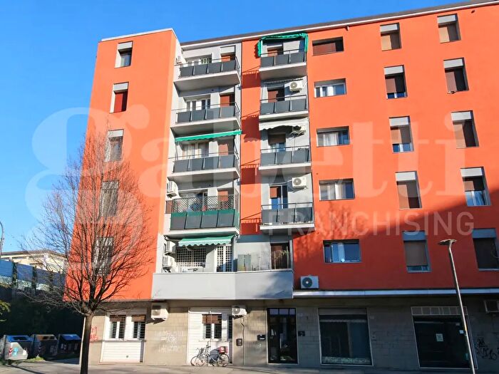 Appartamento trilocale in vendita in Via Ferrarese, Bologna