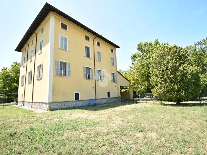 Appartamento quadrilocale in vendita in Via nello Venturini, Felino