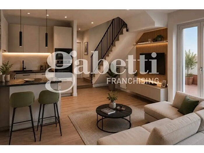 Appartamento quadrilocale in vendita in Via Carcaricola, Roma