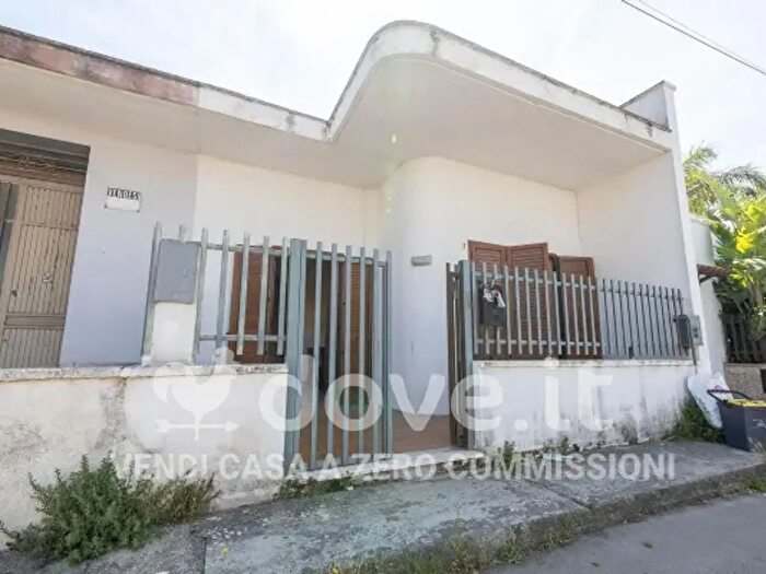 Casa quadrilocale in vendita in Via E Berlinguer, Leverano