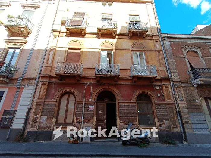 Appartamento bilocale in affitto in Via Aloi, XX Settembre Tribunale, Catania