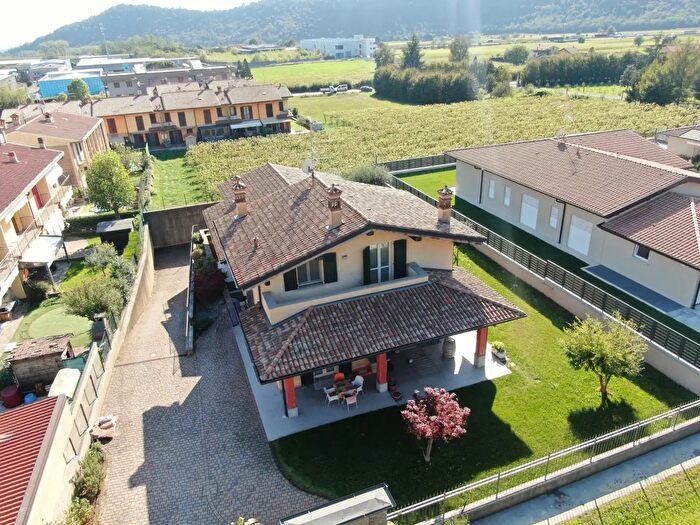 Casa con 5 locali in vendita in Via Crocefisso g, Erbusco