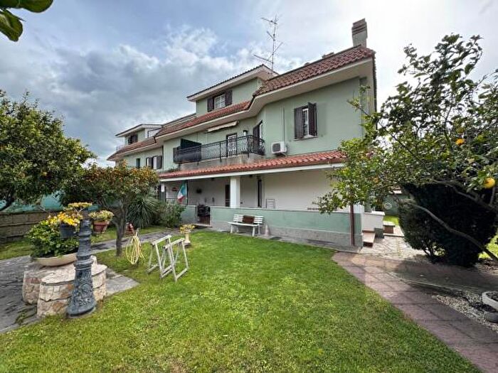 Casa con 6 locali in vendita in Via Salvatore Auteri Manzocchi, Roma