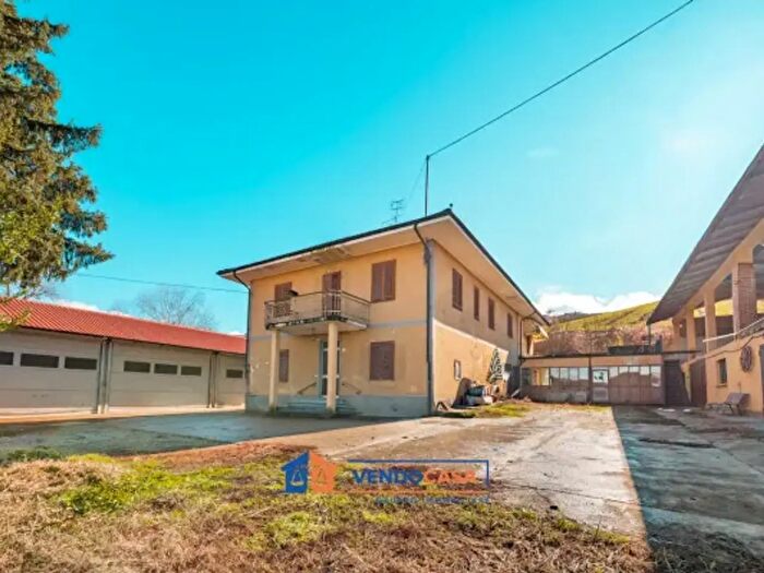 Casa con 6 locali in vendita in Borgata Biarella, Dogliani