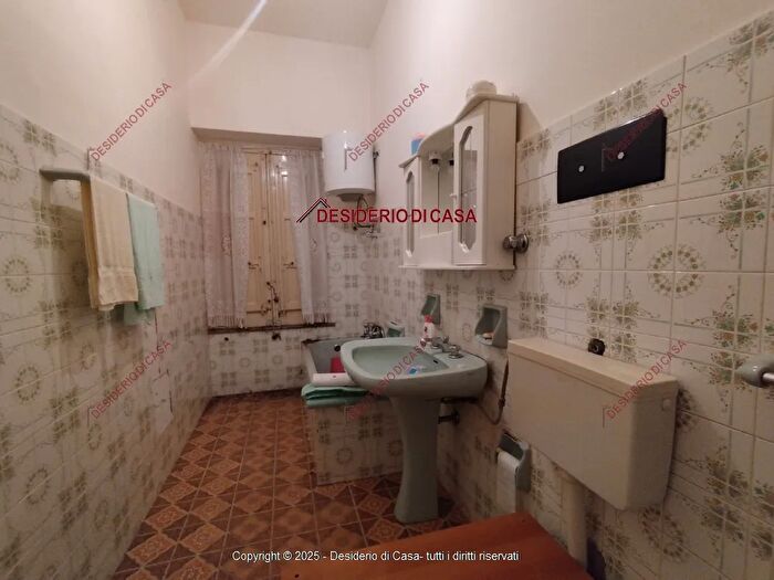 Appartamento quadrilocale in vendita in Via Forestale Tusa, Tusa