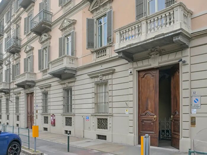 Appartamento quadrilocale in vendita in Corso Giacomo Matteotti, Torino