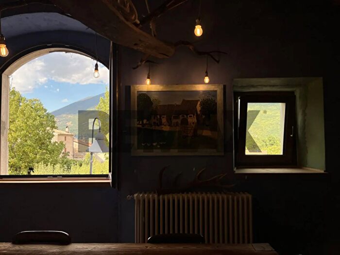 Casa con 6 locali in vendita in Via Piazza Plebiscito, Civitella Alfedena