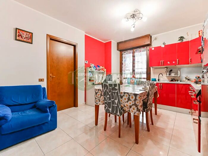 Appartamento trilocale in vendita in Via Don Enrico Cazzaniga, Liscate