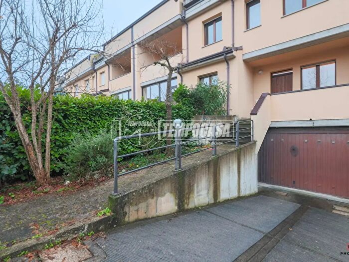 Appartamento con 5 locali in vendita in Via Marie Curie, Imola