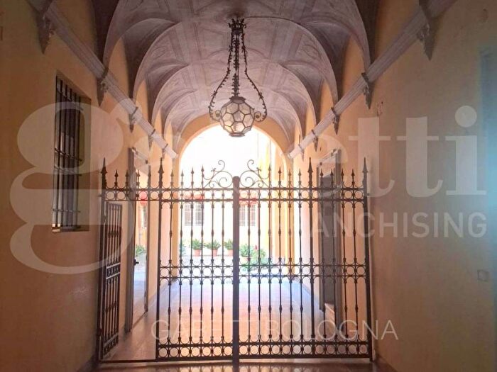 Appartamento bilocale in affitto in Via de Carbonesi, Centro Storico, Bologna