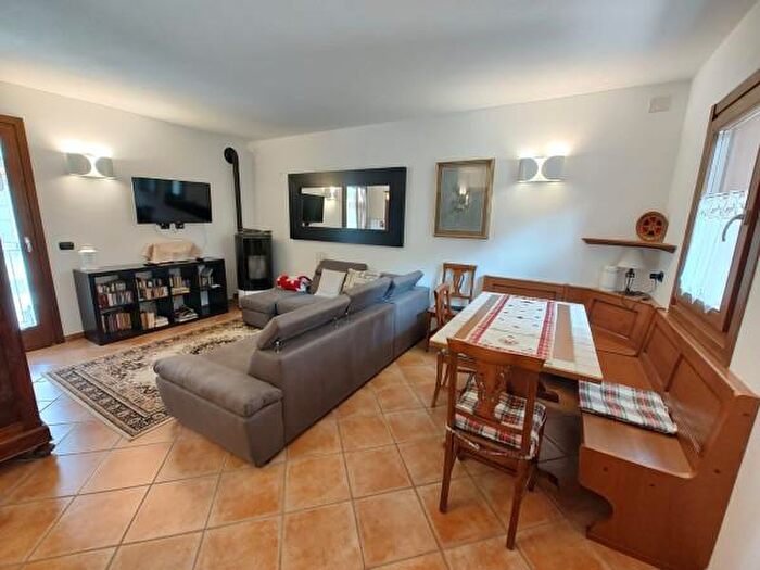 Casa con 5 locali in vendita in Via Nicolina, Edolo