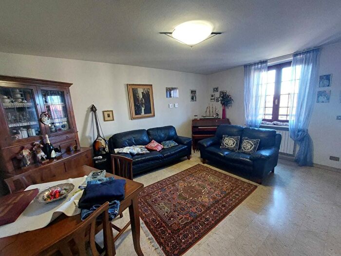 Casa con 6 locali in vendita in Via Olmarello, Castelnuovo Magra