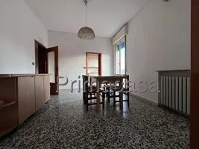 Appartamento con 6 locali in vendita in Novellara