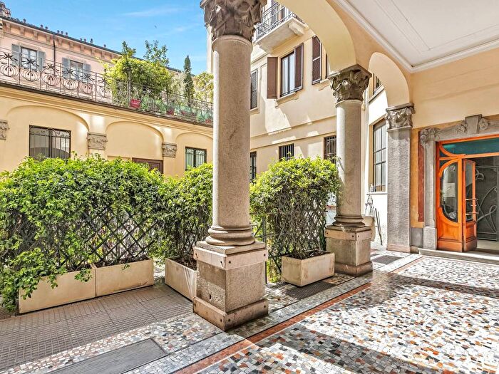 Appartamento trilocale in affitto in Corso Magenta, SantAmbrogio, Milano