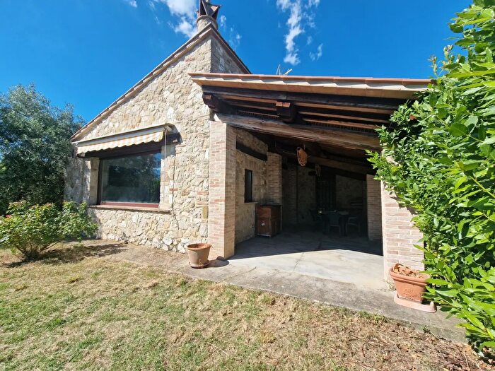 Casa quadrilocale in vendita in Strada Zamponare, Amelia