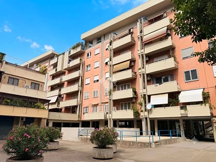 Appartamento quadrilocale in vendita in Via Romolo Balzani, Roma
