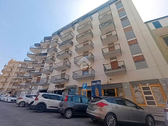 Appartamento quadrilocale in vendita in Via Bevuto, Termini Imerese
