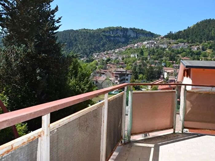 Appartamento trilocale in vendita in Via dei Colli, Tagliacozzo
