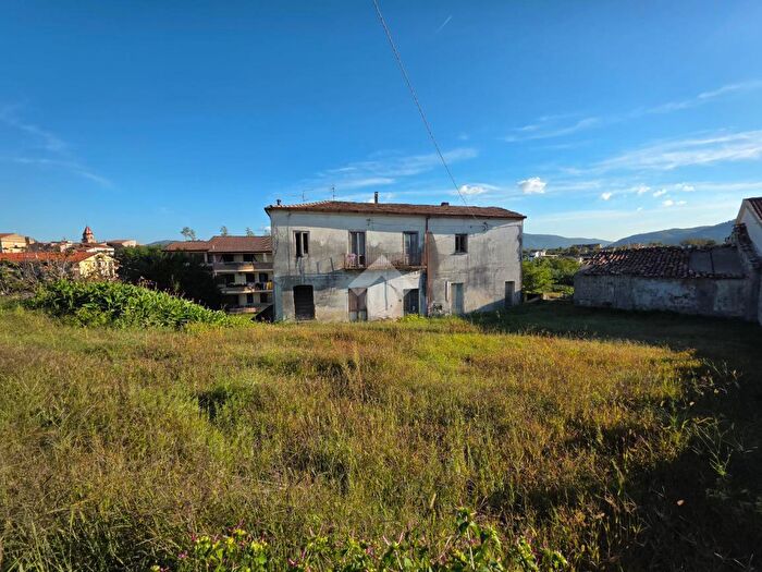 Casa con 12 locali in vendita in Via Nazionale I Traversa, Dugenta