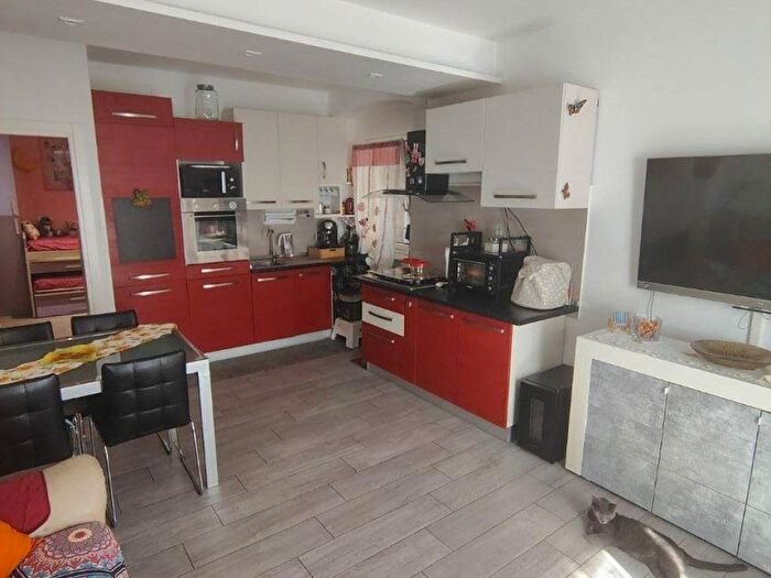 Appartamento trilocale in vendita in Via Chiaravagna, Sestri Ponente, Genova