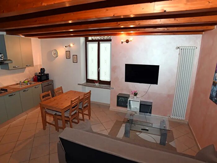 Appartamento trilocale in vendita in Via Cambranti, Chiari