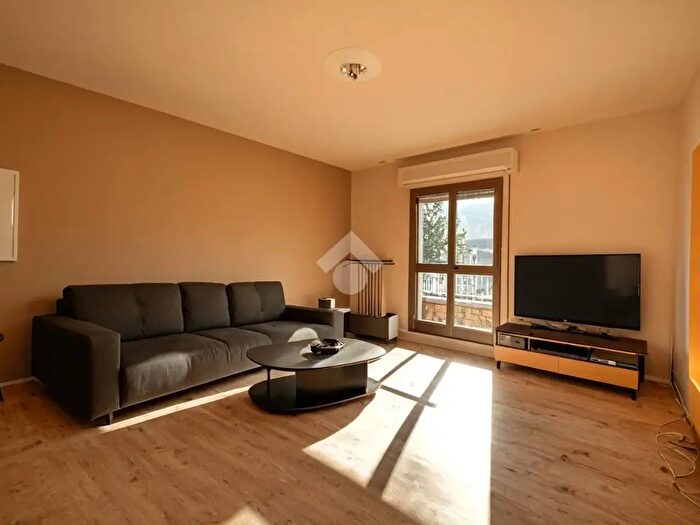 Appartamento trilocale in vendita in Via SantAlessandro, Clusone